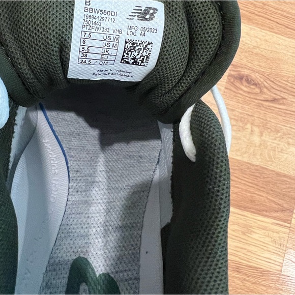 New Balance 550 - Picture 5 of 14